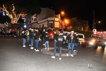 Papá Noel irrumpe en Lomo Magullo en un 4x4/FJS Fotografía.